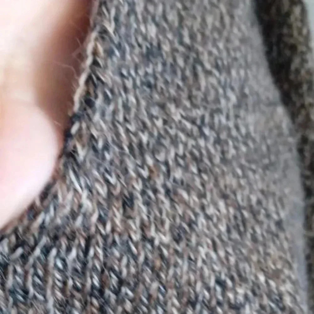 Gretchen & Co. Wool blend sweater made in Peru - Picture 5 of 6